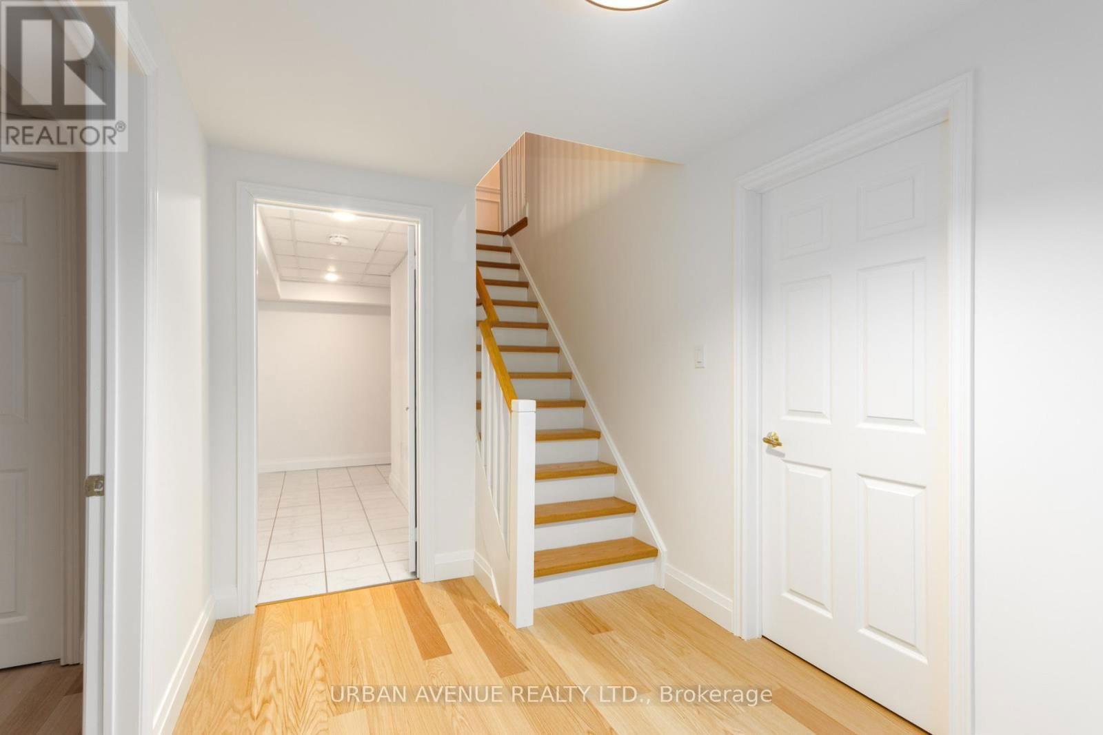 363 WATERBURY CRESCENT Image 24