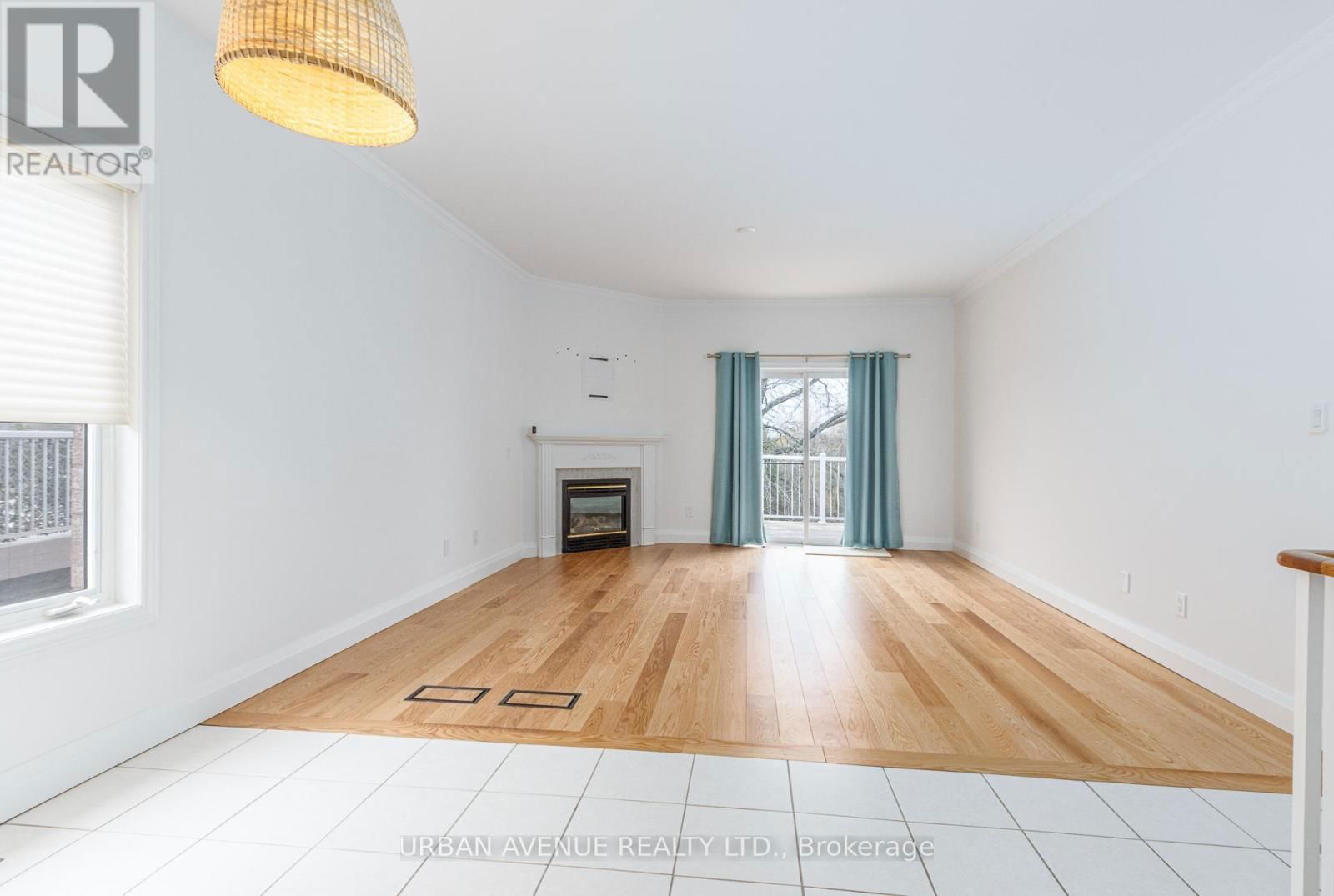 363 WATERBURY CRESCENT Image 3