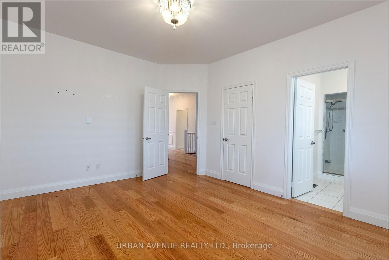 363 WATERBURY CRESCENT Image 9