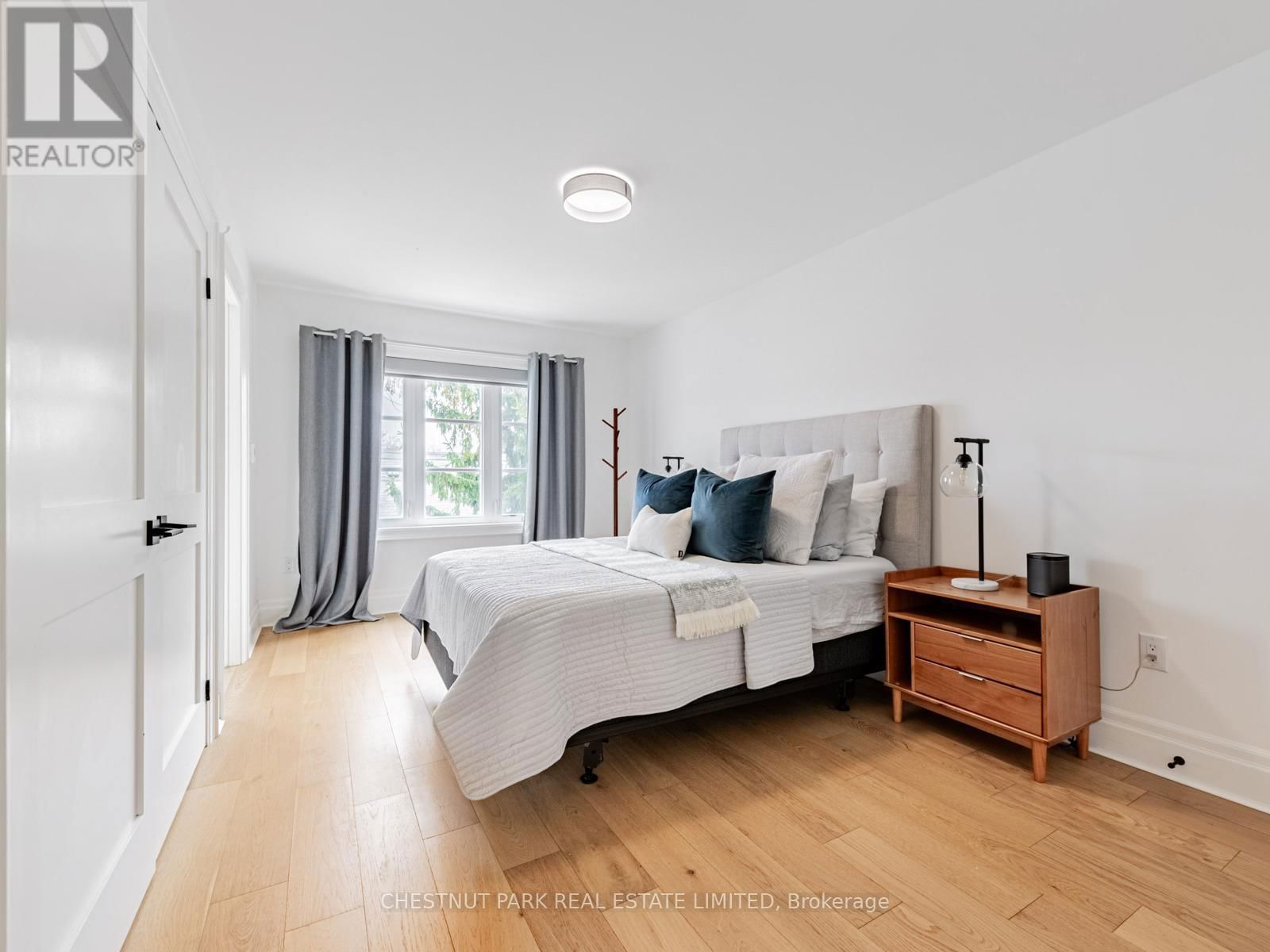 15 ST HUBERT AVENUE Image 12