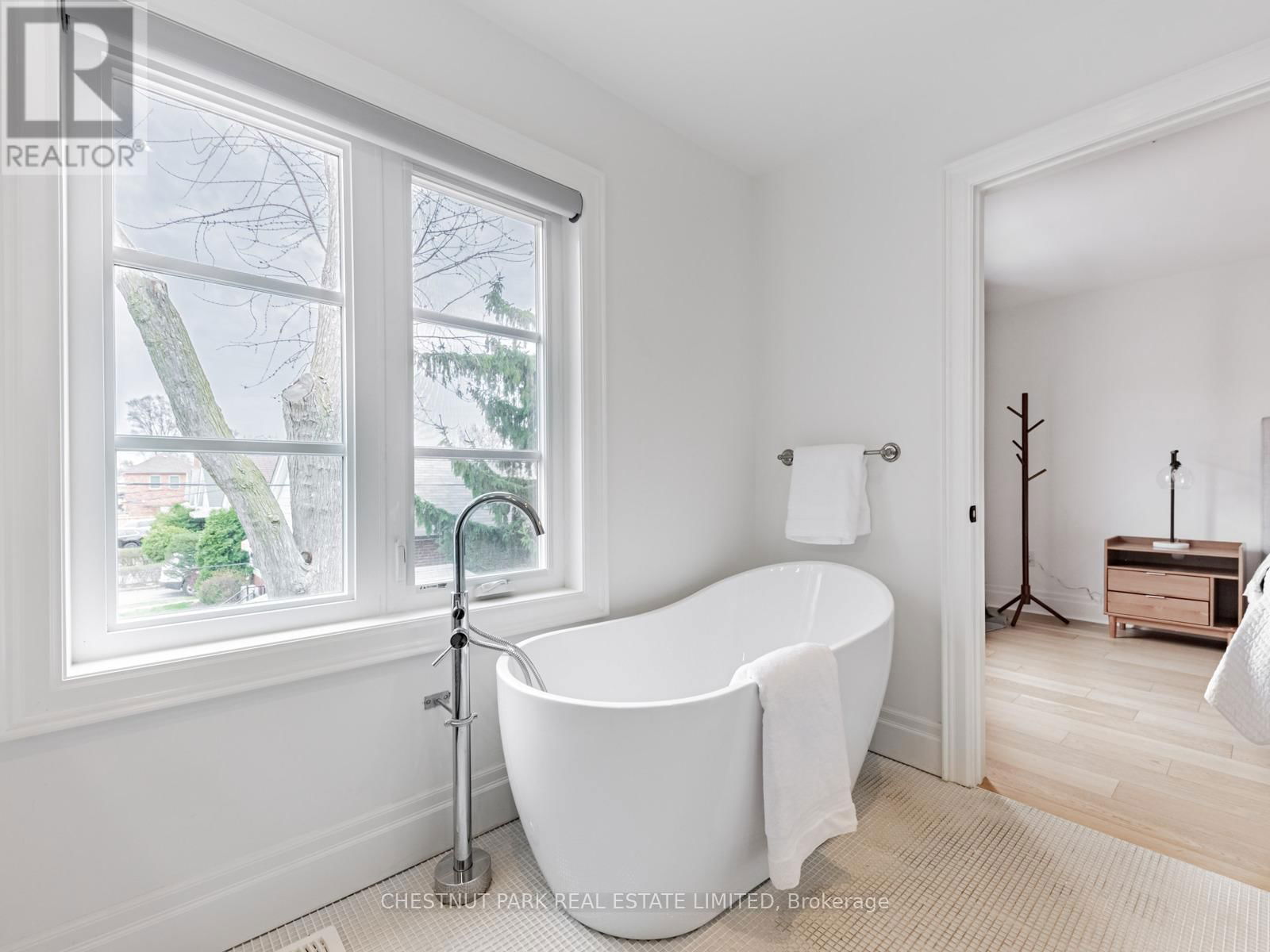 15 ST HUBERT AVENUE Image 15