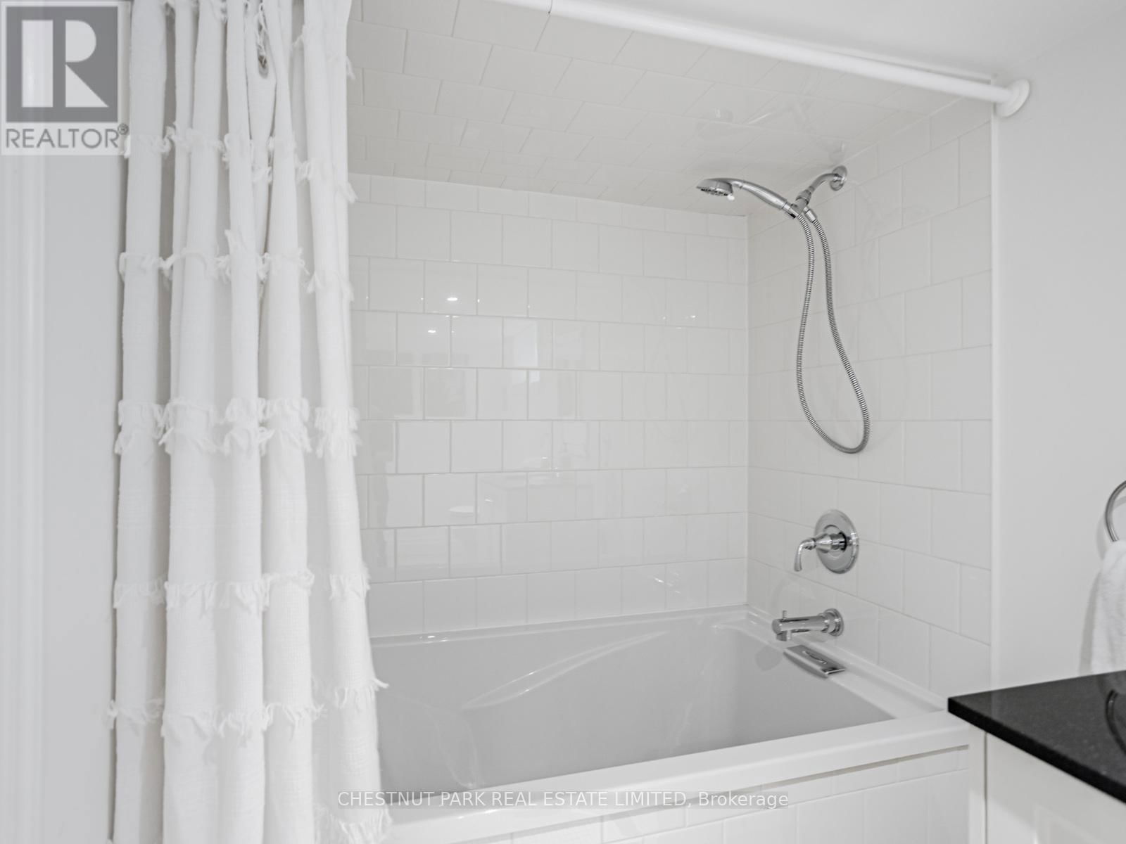 15 ST HUBERT AVENUE Image 17