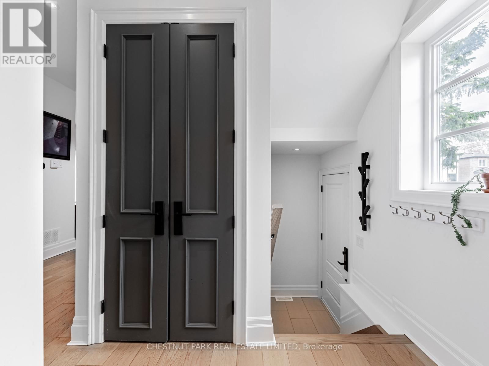 15 ST HUBERT AVENUE Image 23