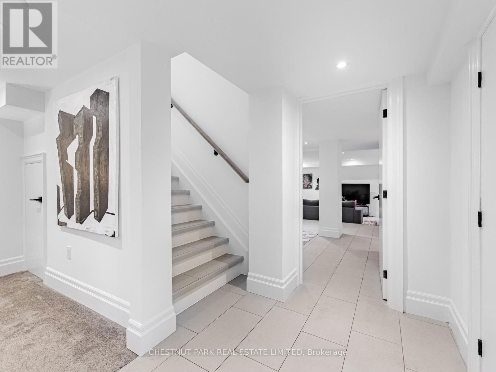 15 ST HUBERT AVENUE Image 24