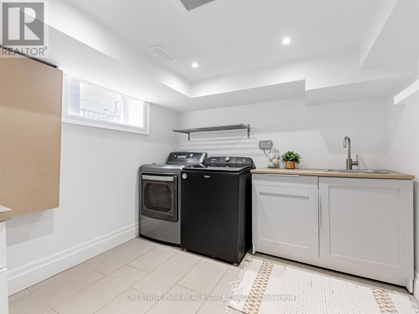 15 ST HUBERT AVENUE Image 25