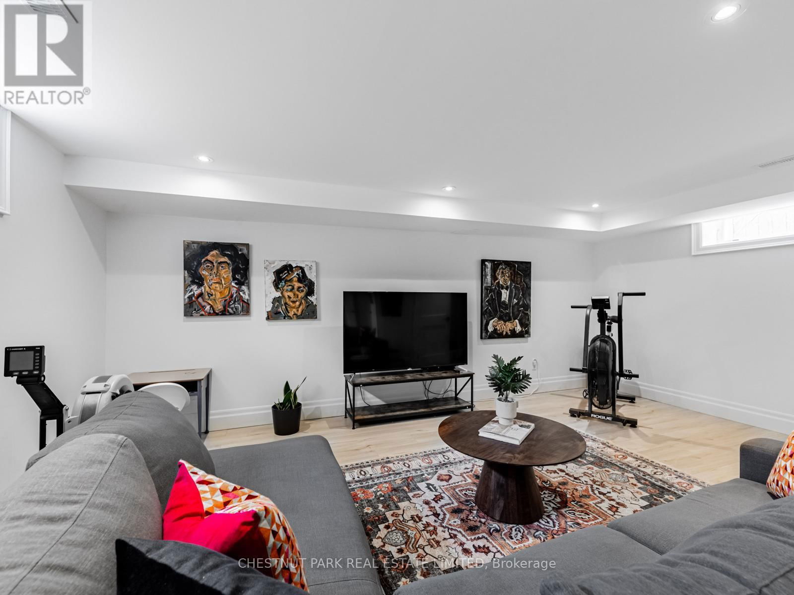 15 ST HUBERT AVENUE Image 31