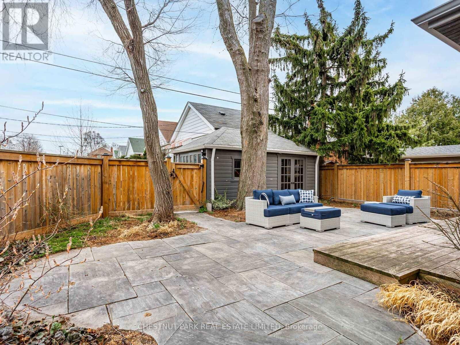 15 ST HUBERT AVENUE Image 37