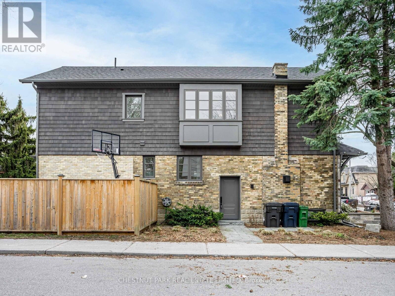 15 ST HUBERT AVENUE Image 39