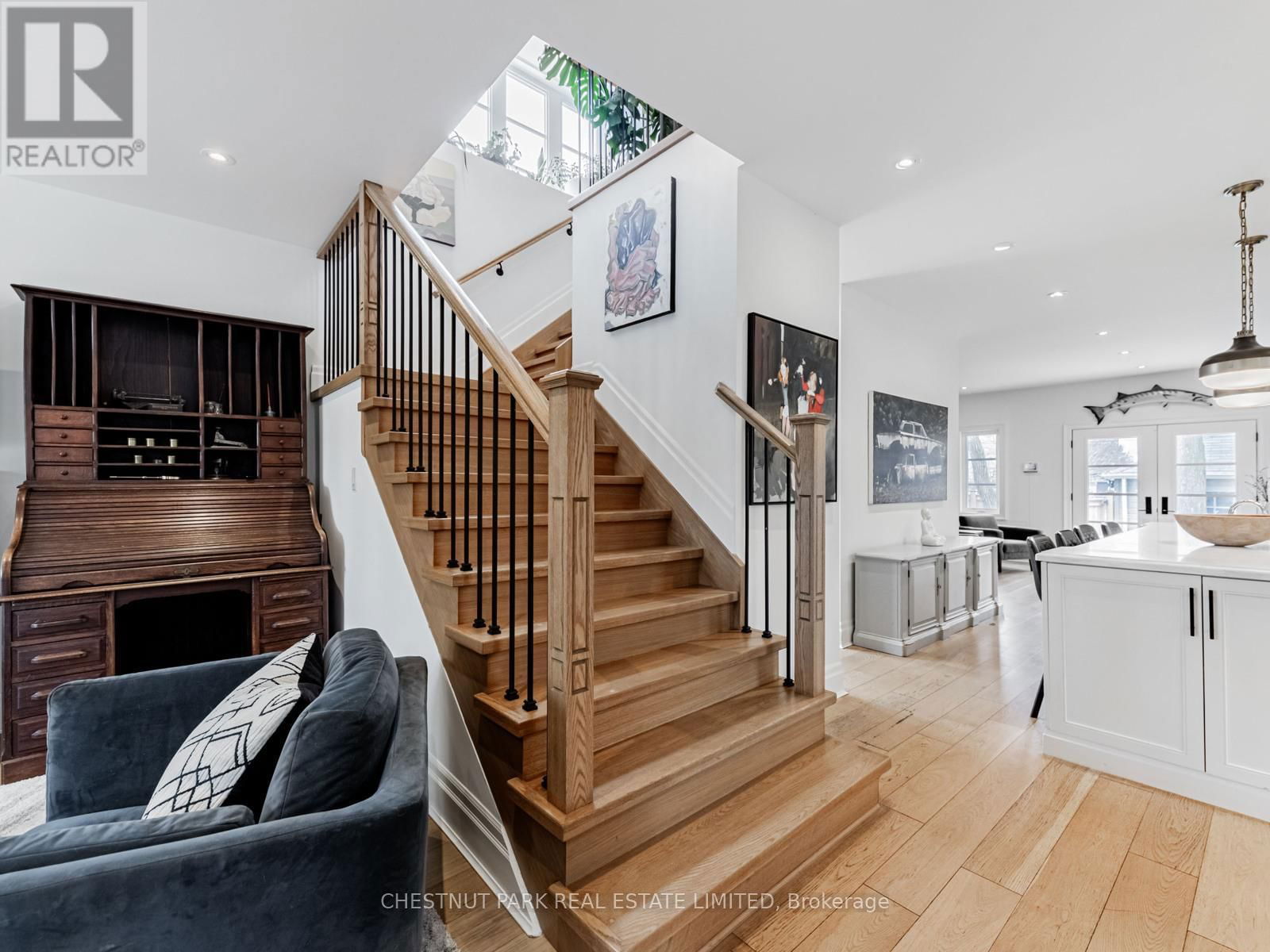 15 ST HUBERT AVENUE Image 9