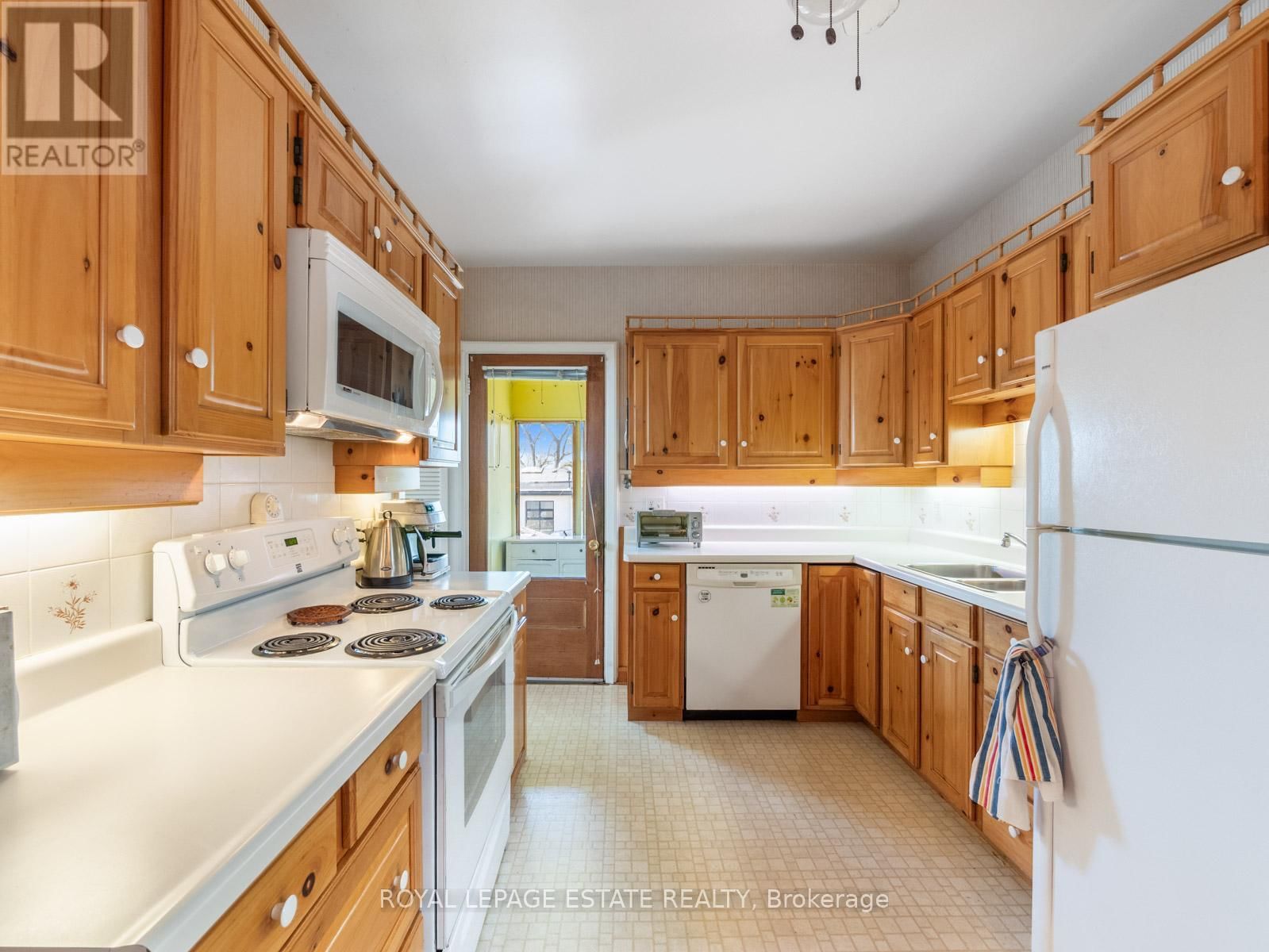 88 SPRUCE HILL ROAD Image 19