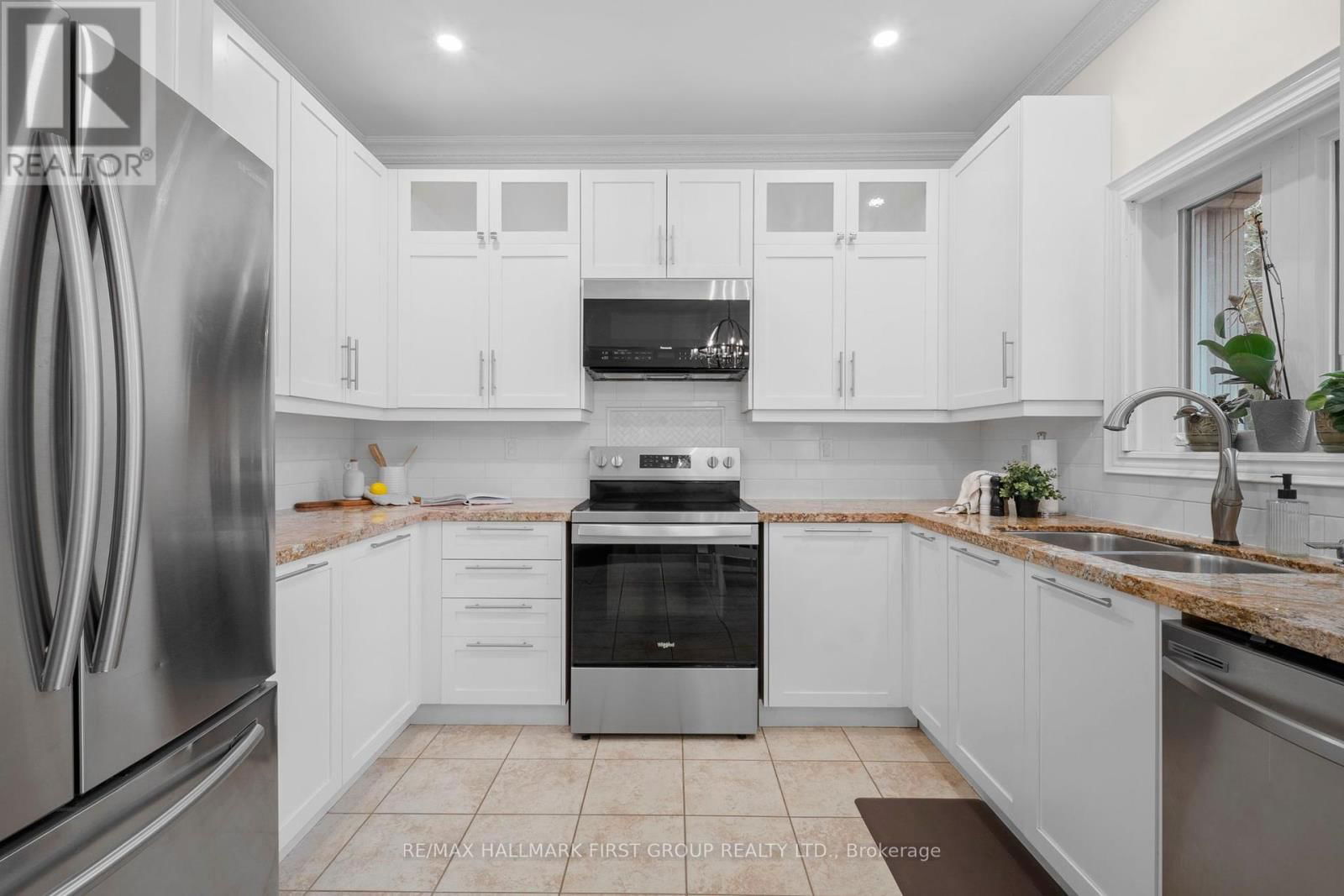 544 GEORGE REYNOLDS DRIVE Image 15