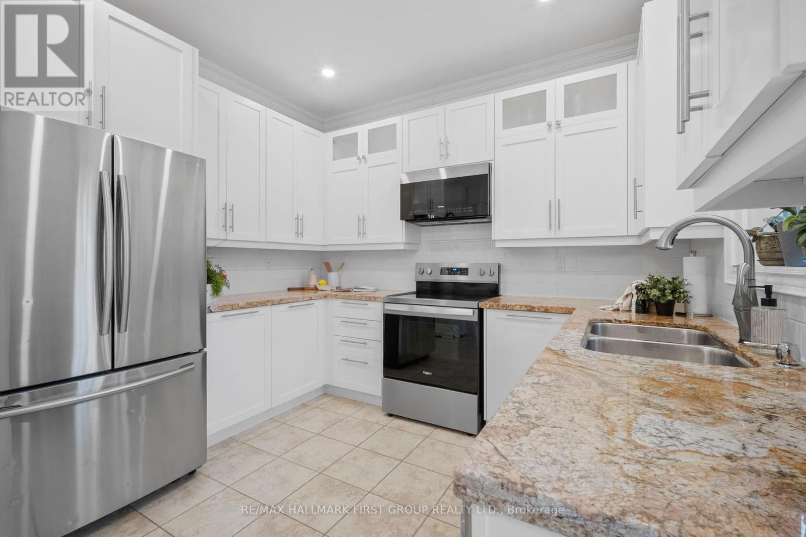 544 GEORGE REYNOLDS DRIVE Image 16