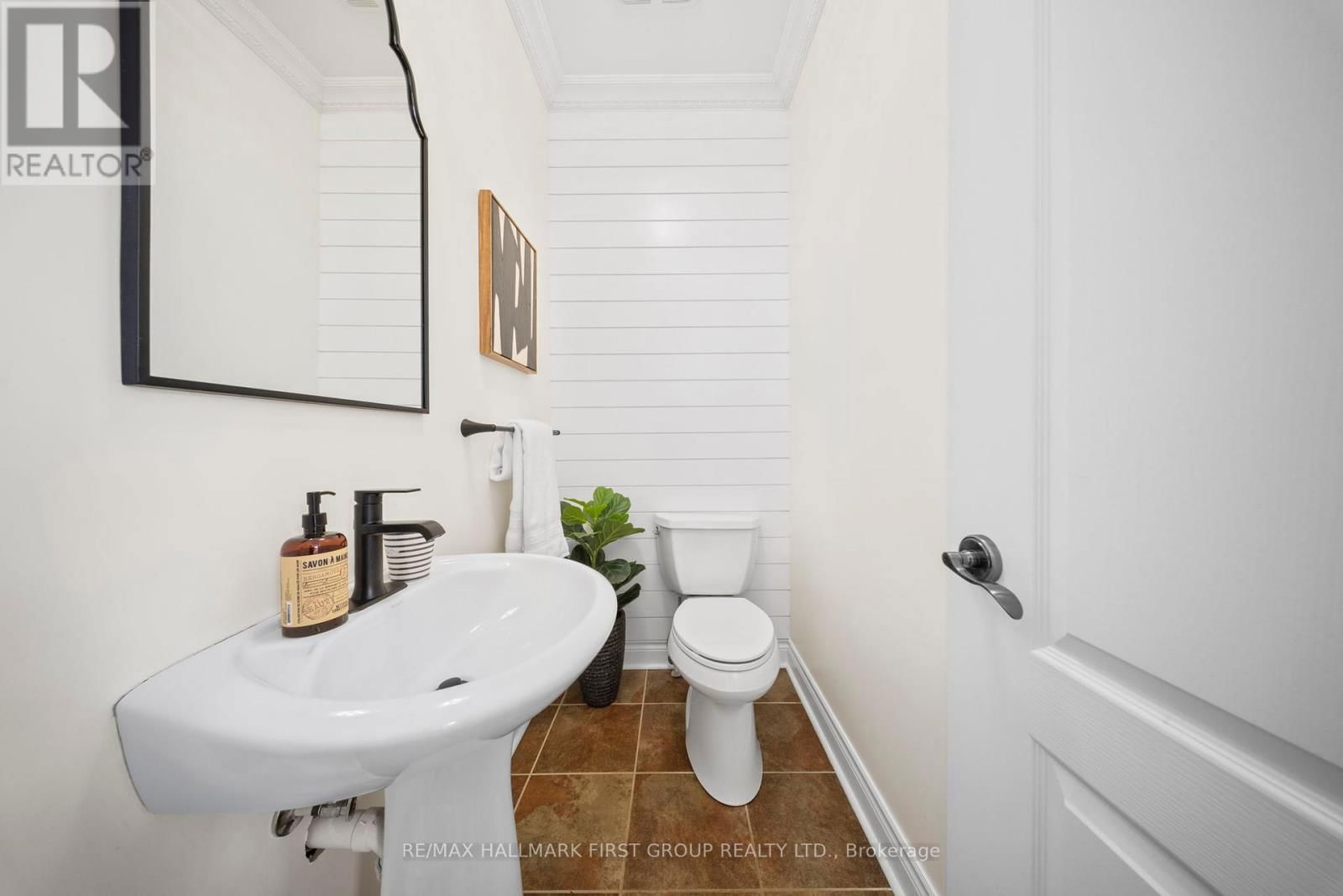 544 GEORGE REYNOLDS DRIVE Image 22