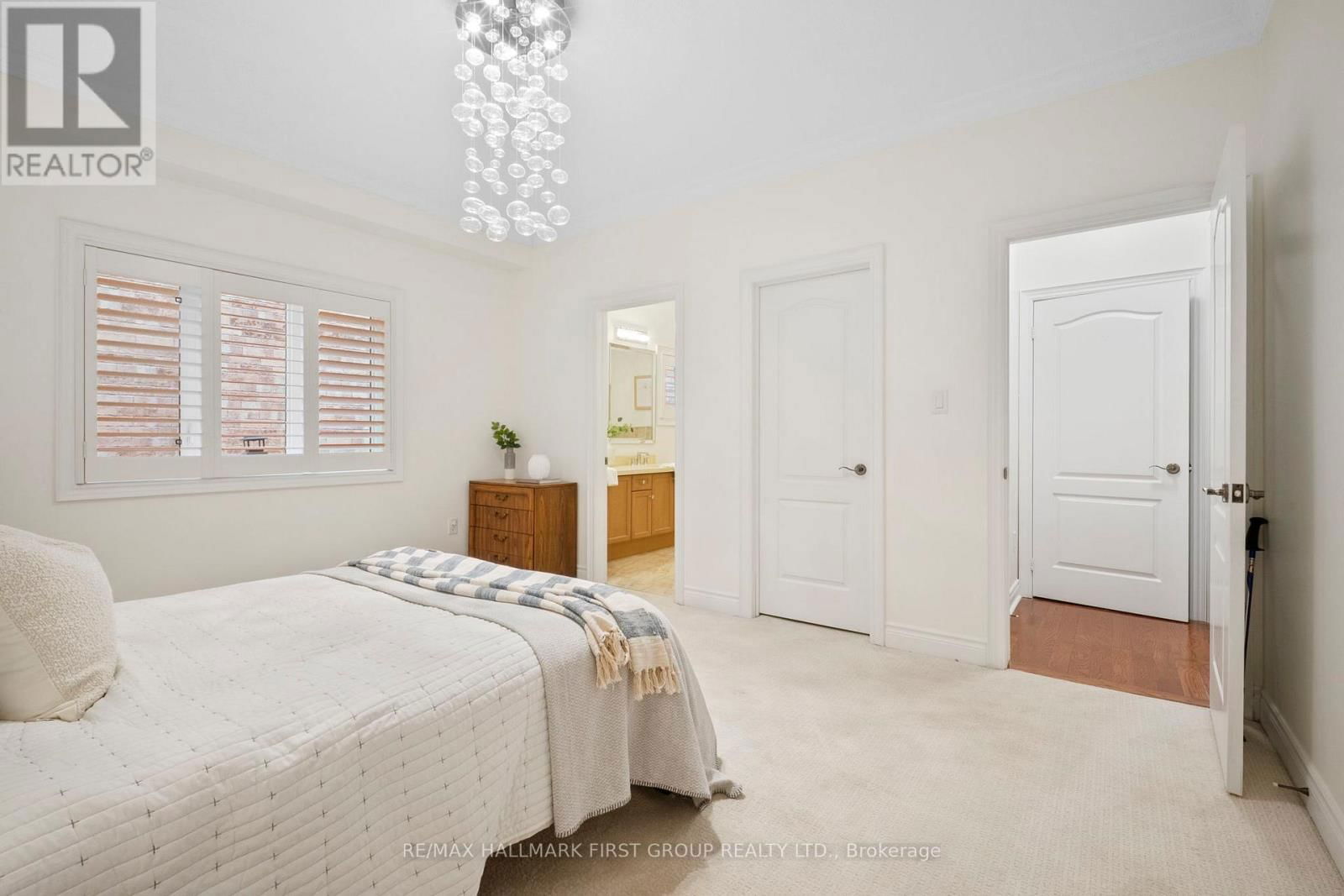 544 GEORGE REYNOLDS DRIVE Image 25