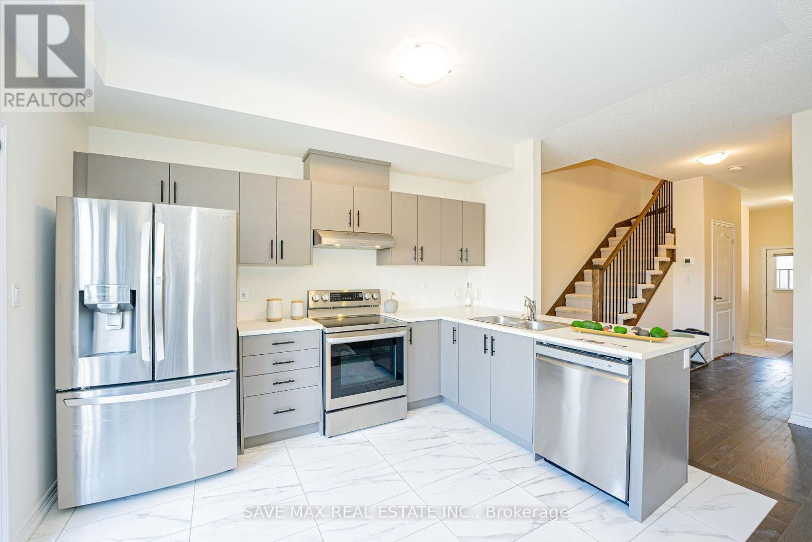 38 SENAY CIRCLE WEST Image 21