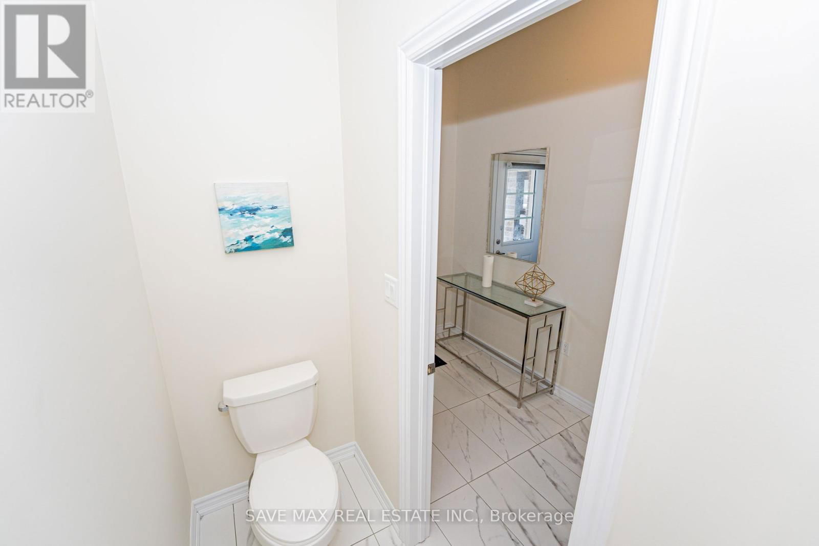 38 SENAY CIRCLE WEST Image 24