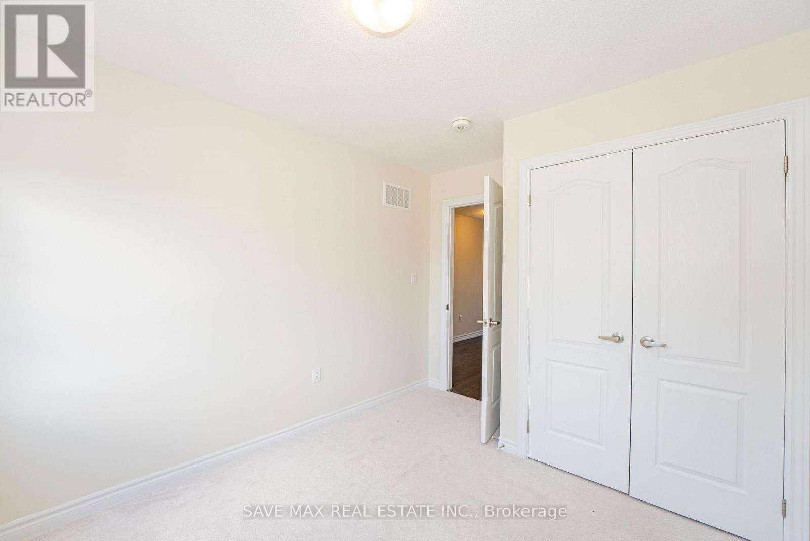 38 SENAY CIRCLE WEST Image 37