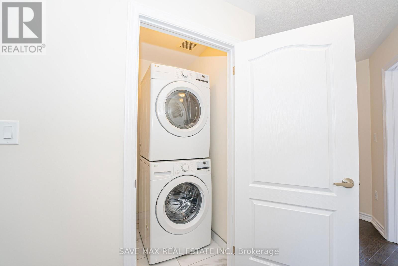 38 SENAY CIRCLE WEST Image 41