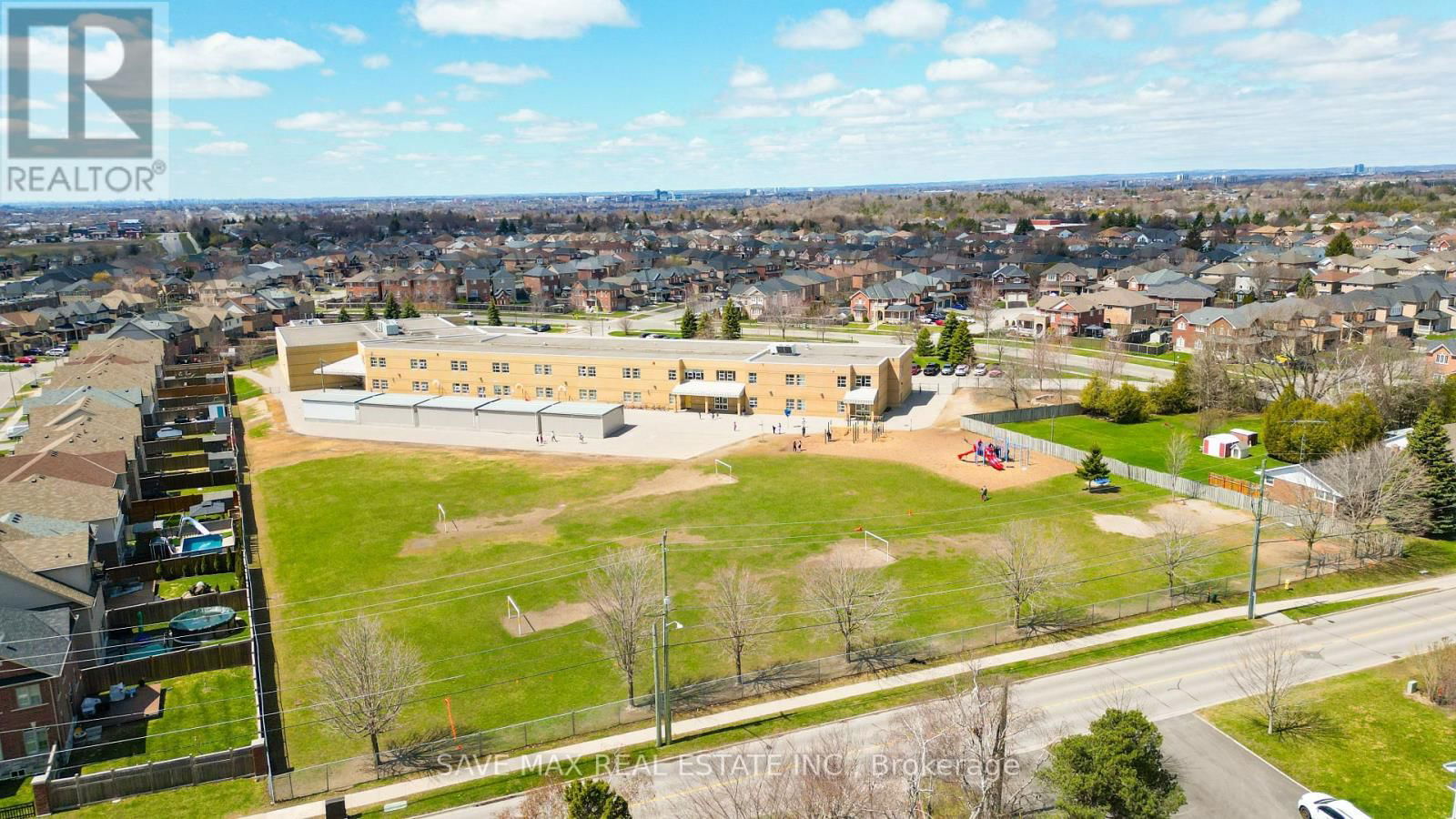 38 SENAY CIRCLE WEST Image 8