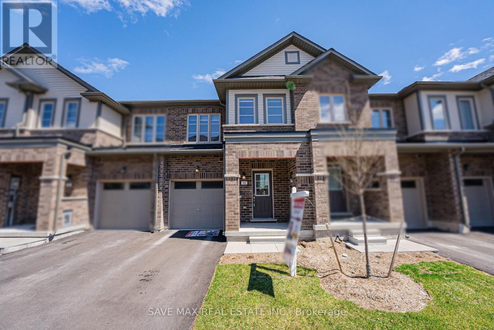 38 SENAY CIRCLE WEST Image 9