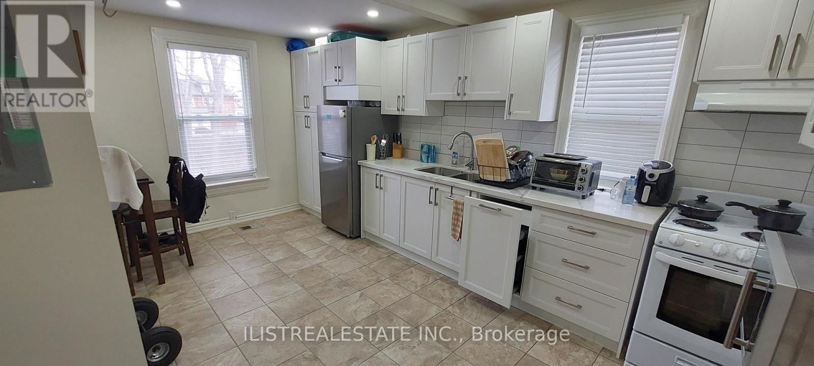 222 ATHOL STREET EAST Image 11