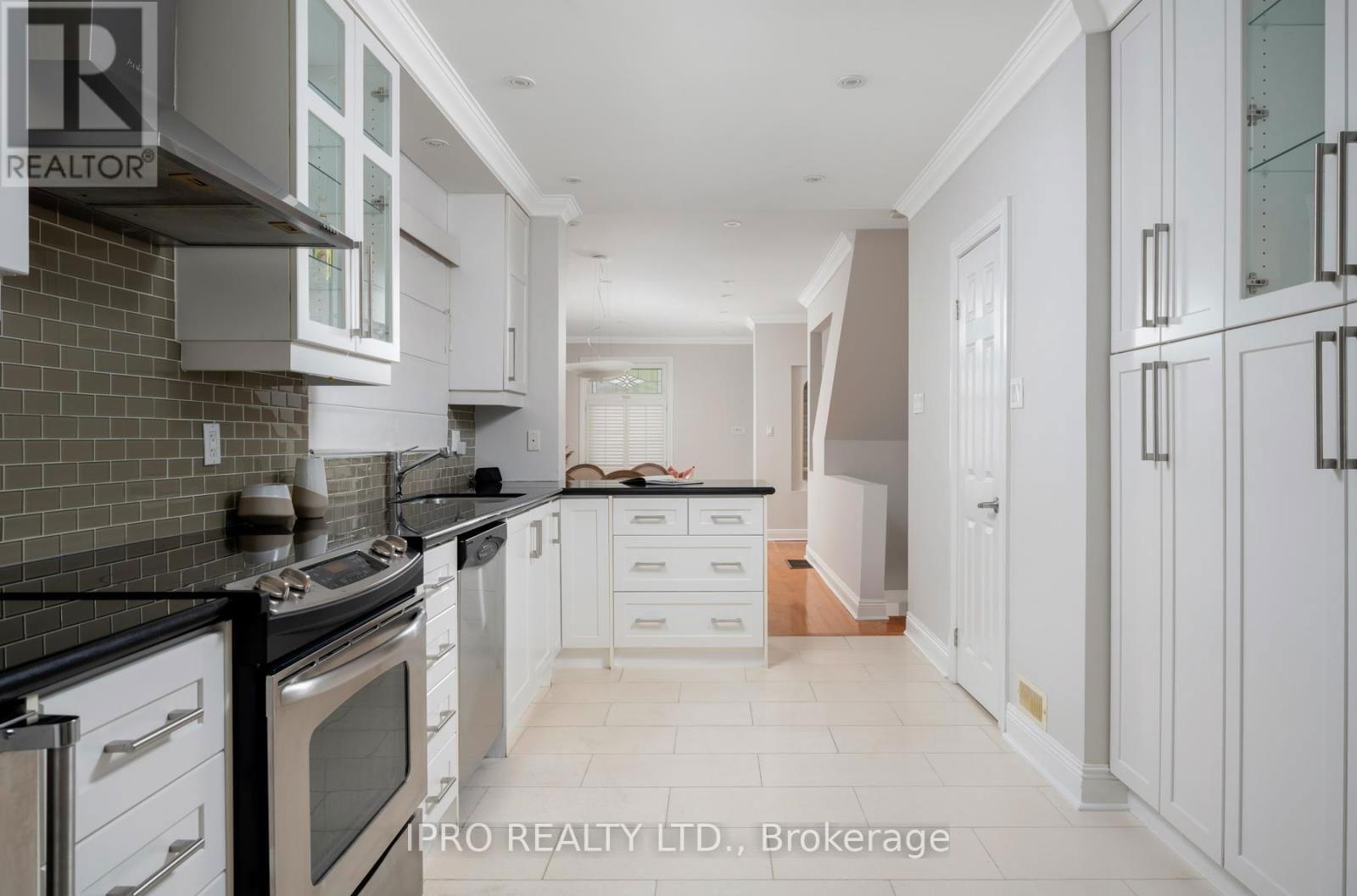53 FERRIER AVENUE Image 15