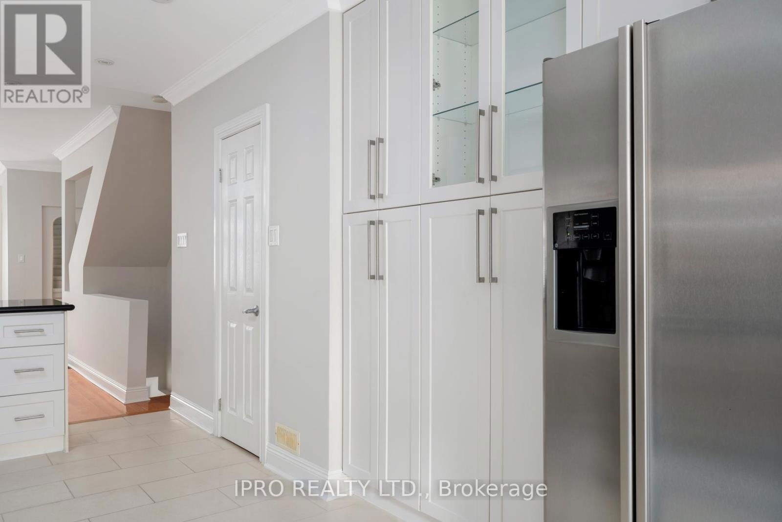53 FERRIER AVENUE Image 16