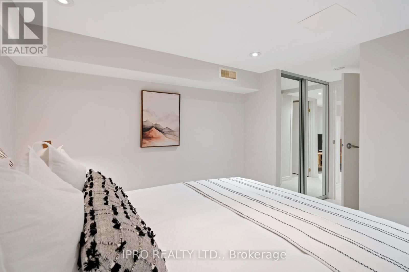 53 FERRIER AVENUE Image 34