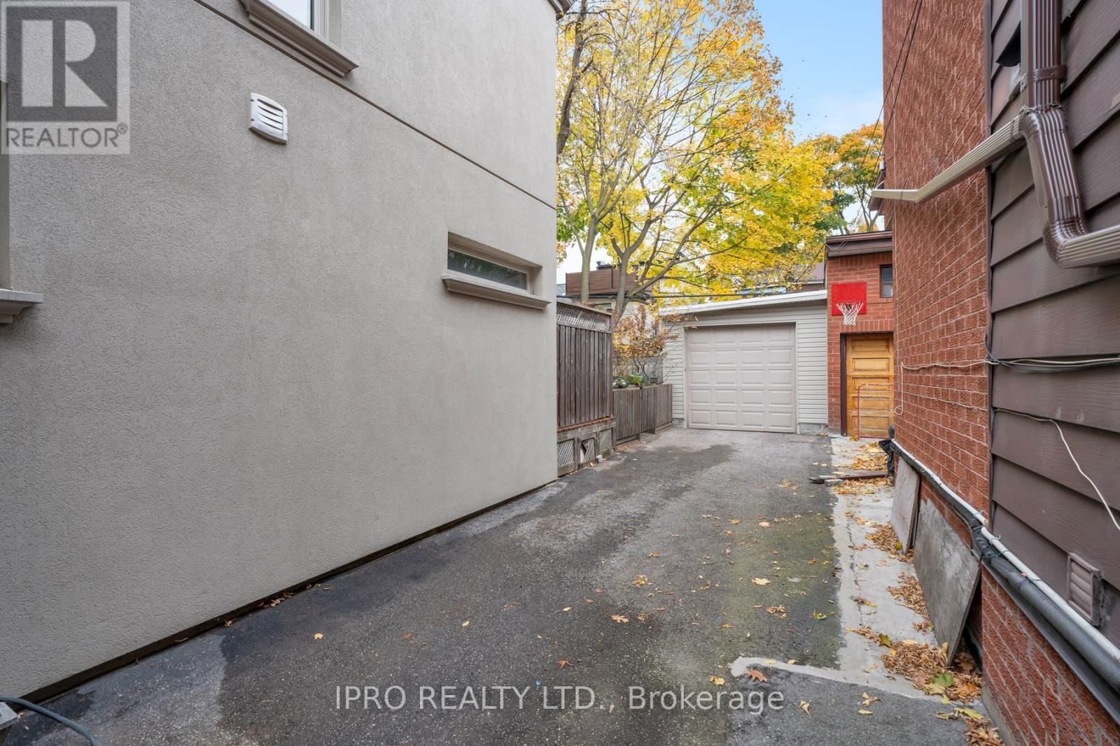 53 FERRIER AVENUE Image 44