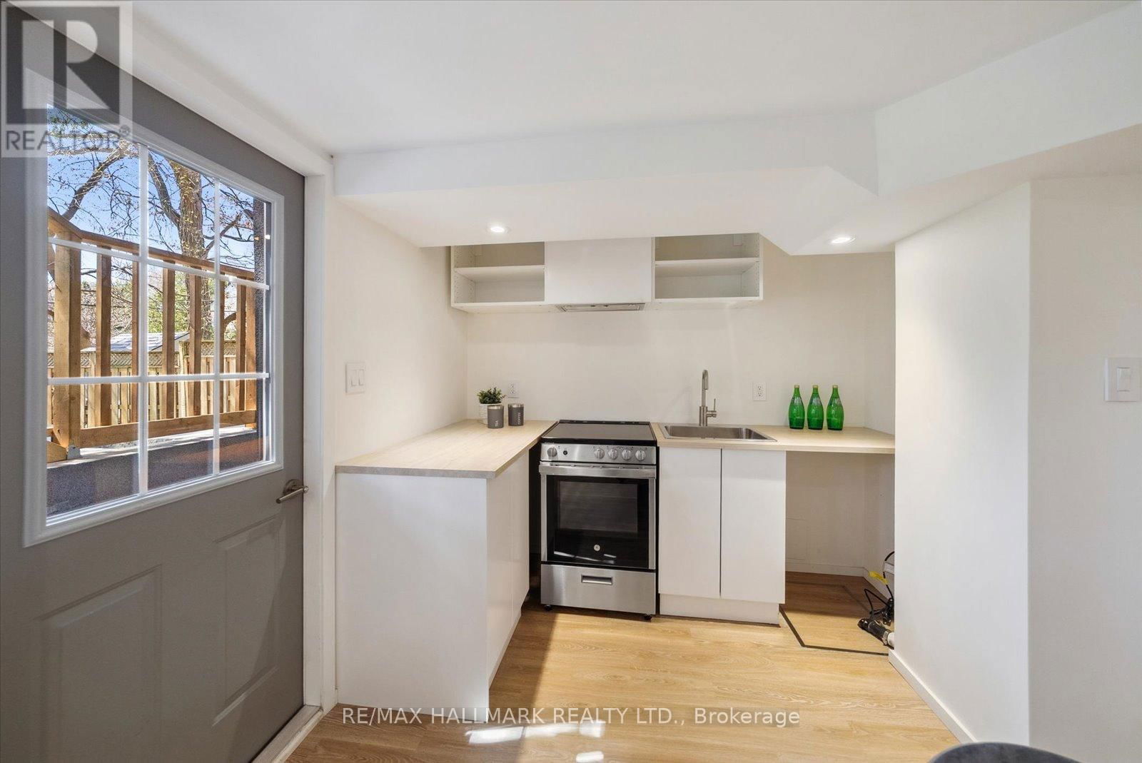7 IVY AVENUE Image 36