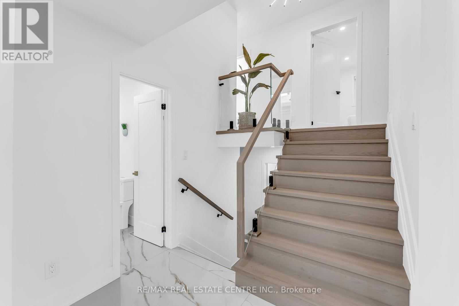 35 MUNFORD CRESCENT Image 17