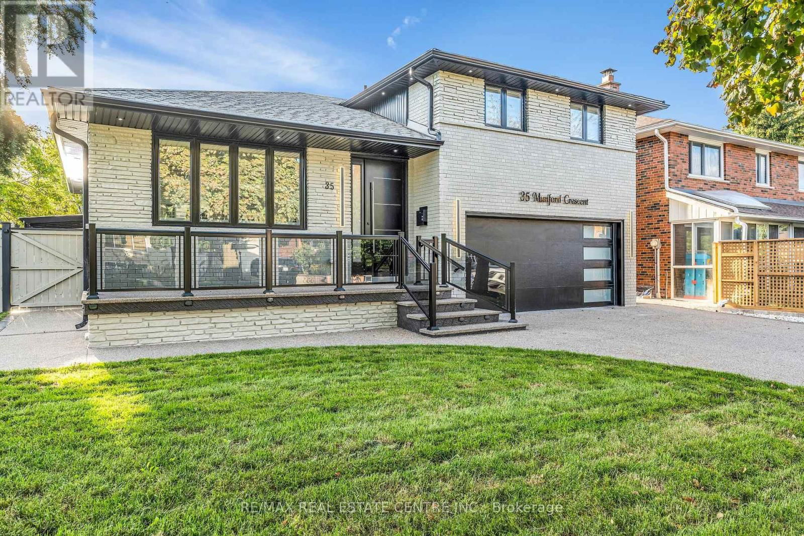 35 MUNFORD CRESCENT Image 3