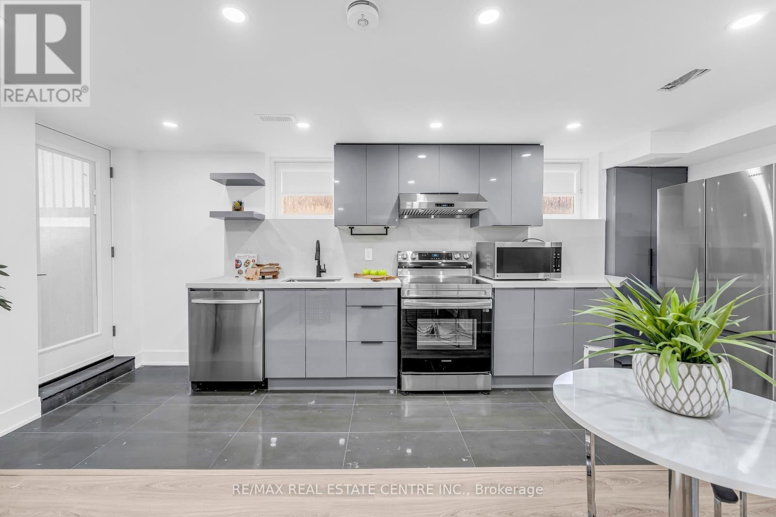35 MUNFORD CRESCENT Image 30