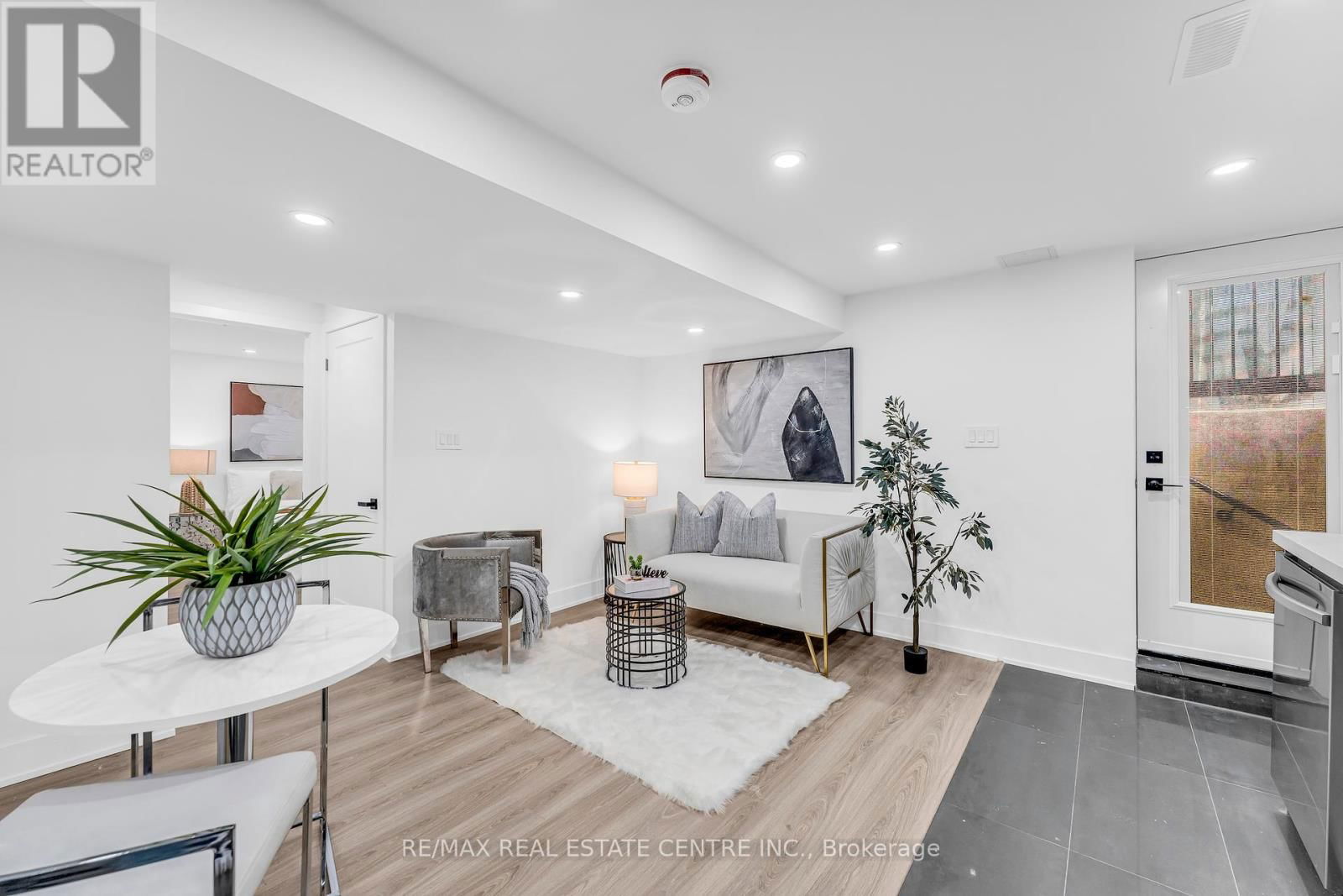 35 MUNFORD CRESCENT Image 32