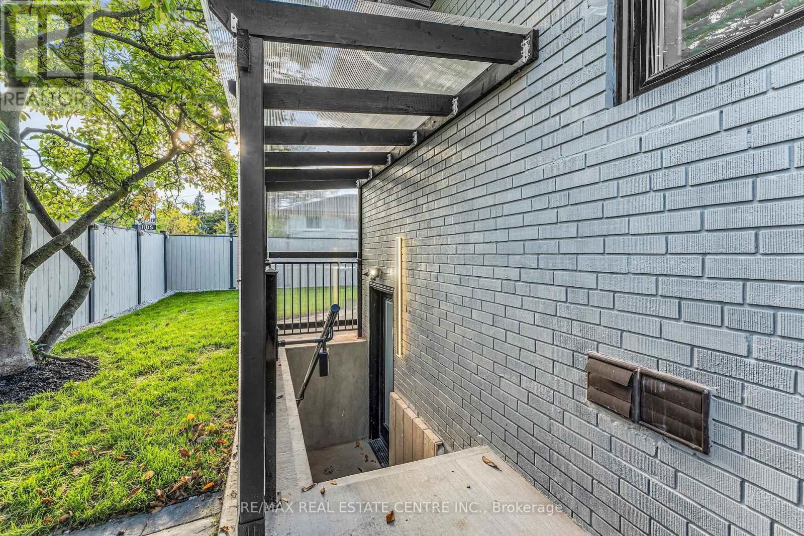 35 MUNFORD CRESCENT Image 42