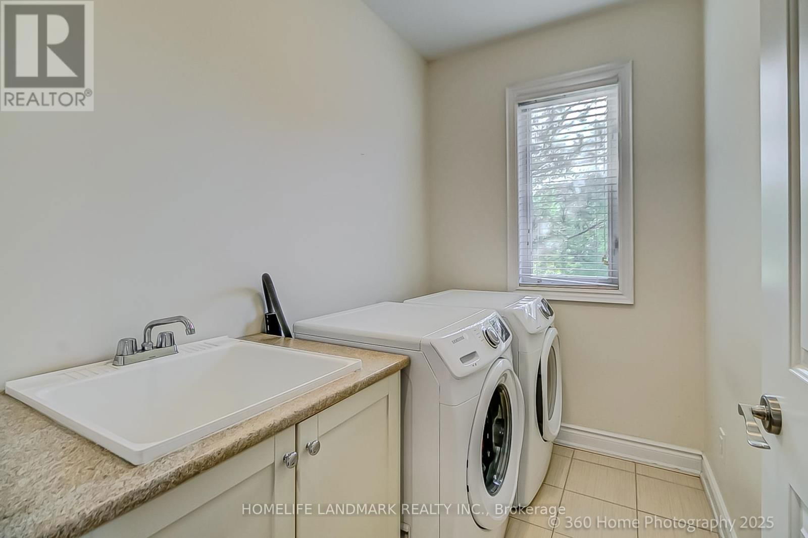 1432 SANDHURST CRESCENT Image 28