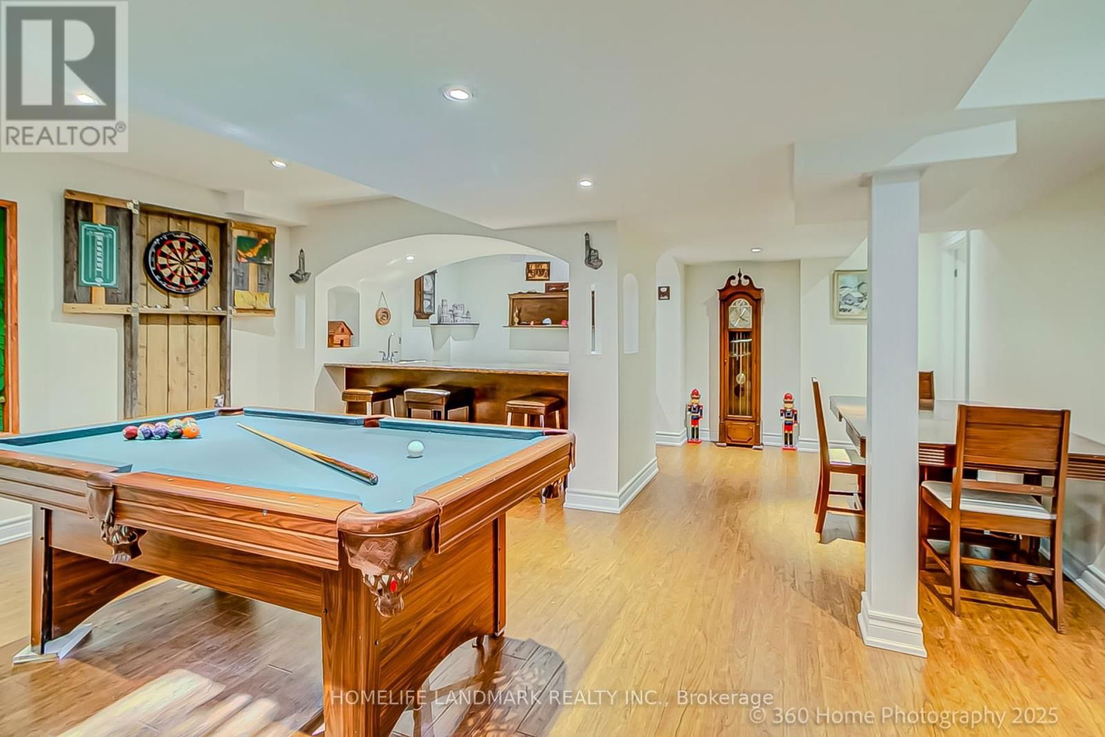 1432 SANDHURST CRESCENT Image 32