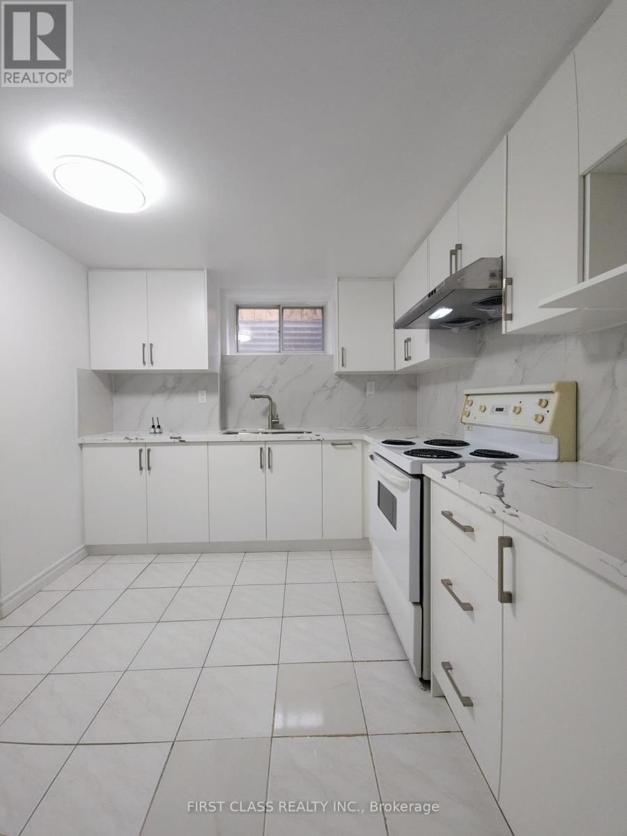 27 MACKLINGATE COURT Image 1