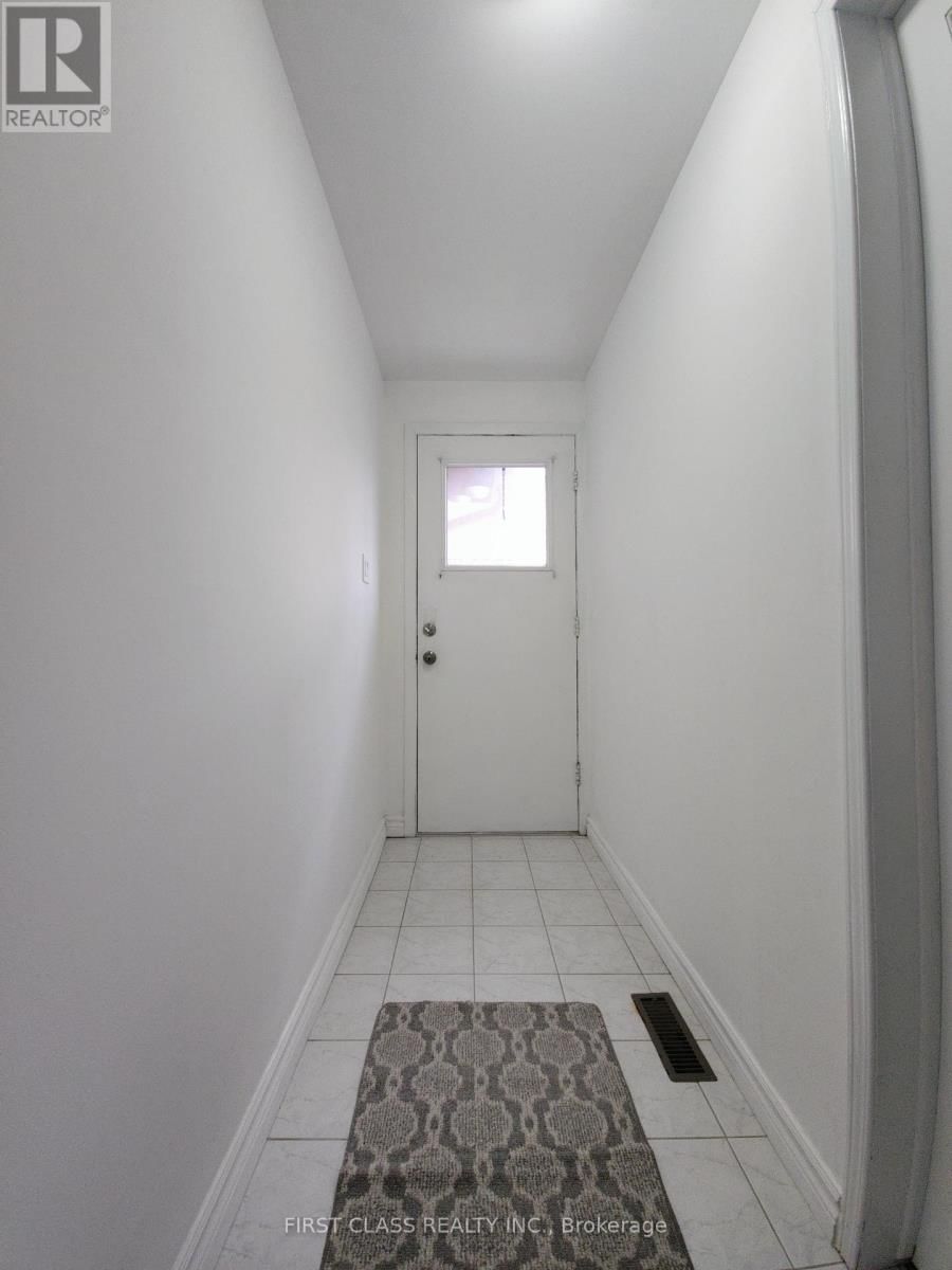 27 MACKLINGATE COURT Image 14
