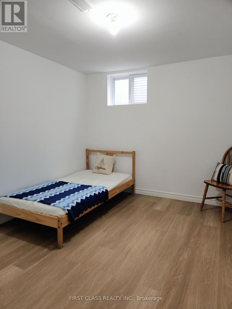 27 MACKLINGATE COURT Image 4
