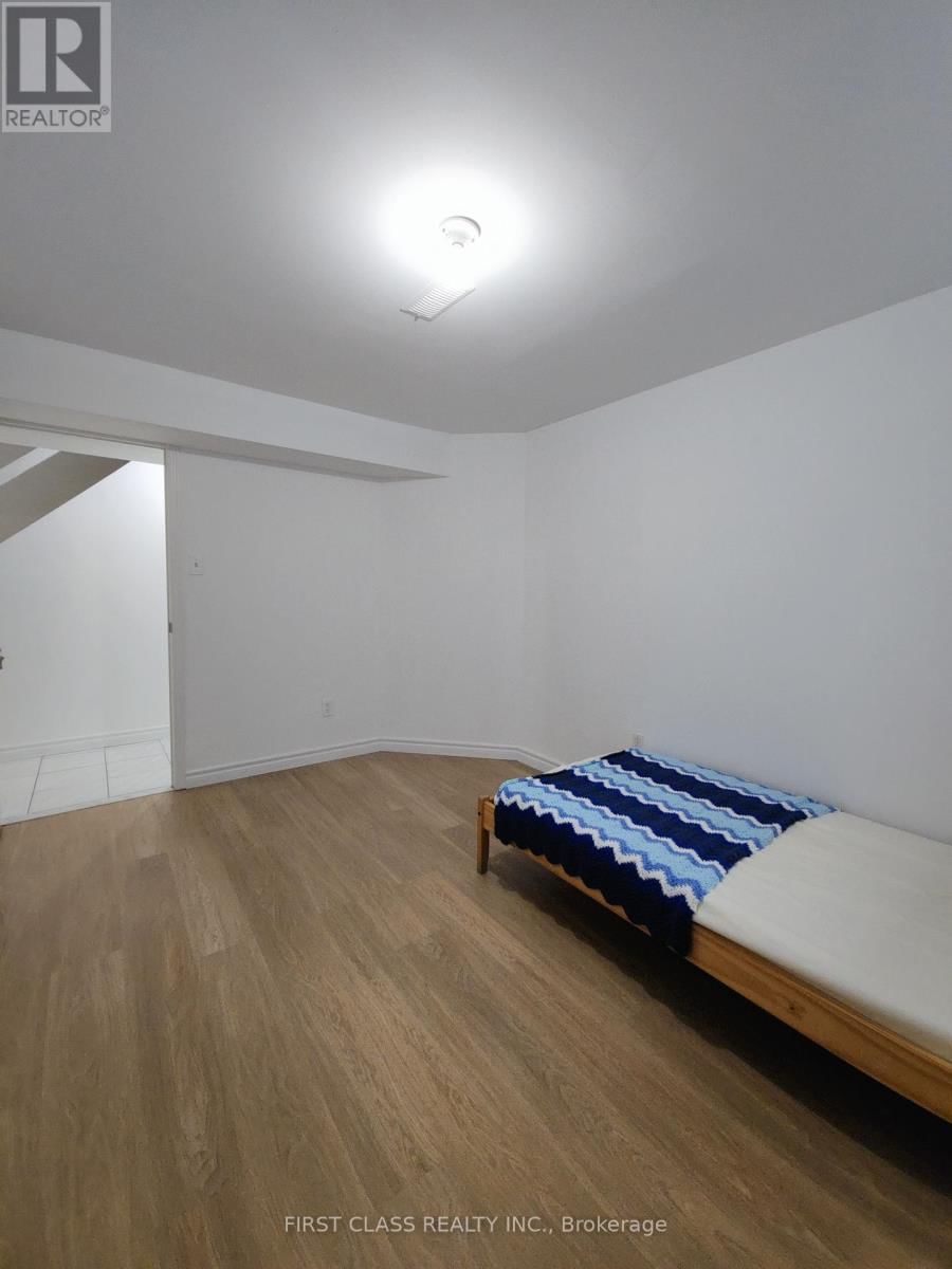 27 MACKLINGATE COURT Image 5