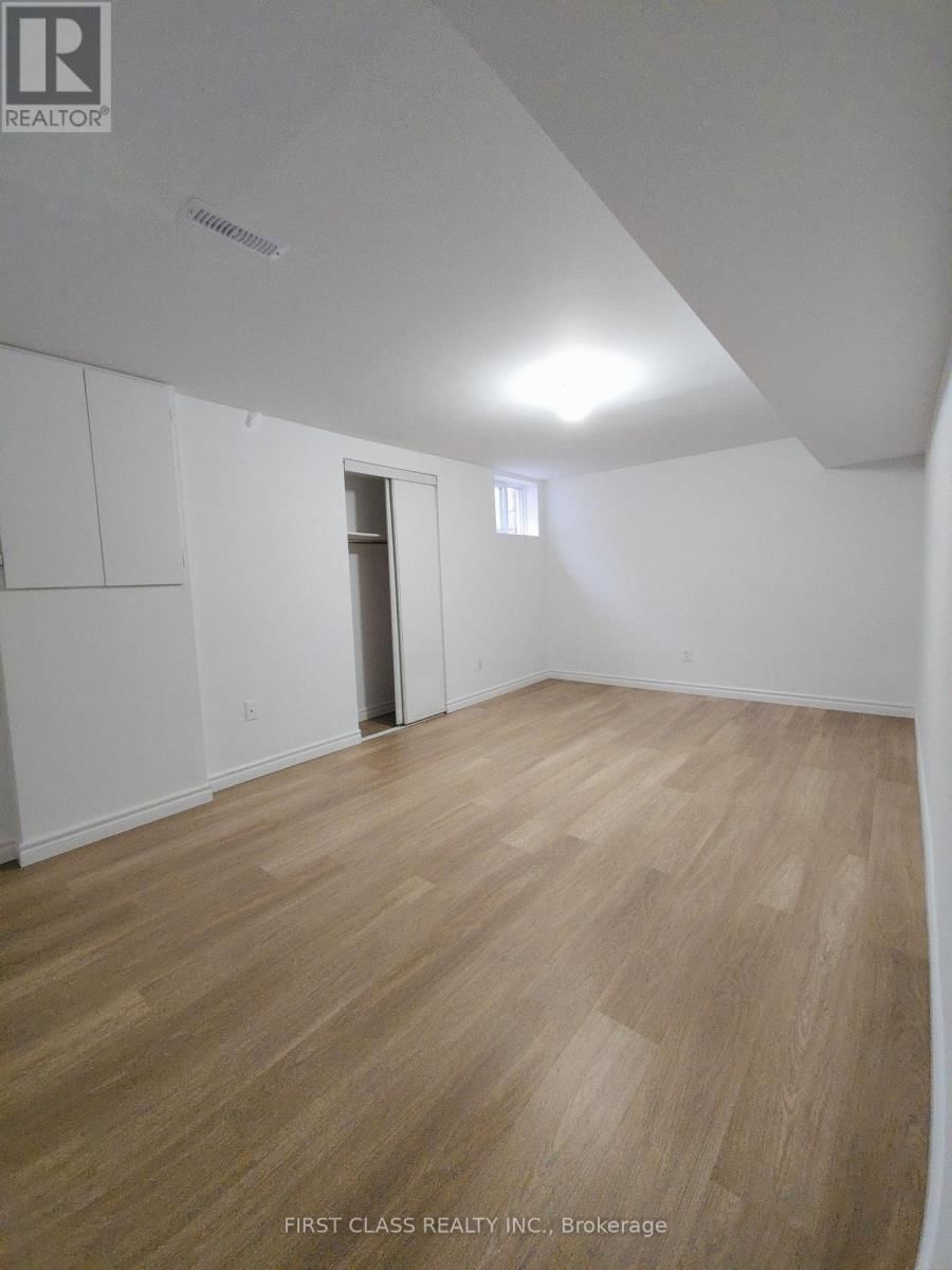 27 MACKLINGATE COURT Image 8