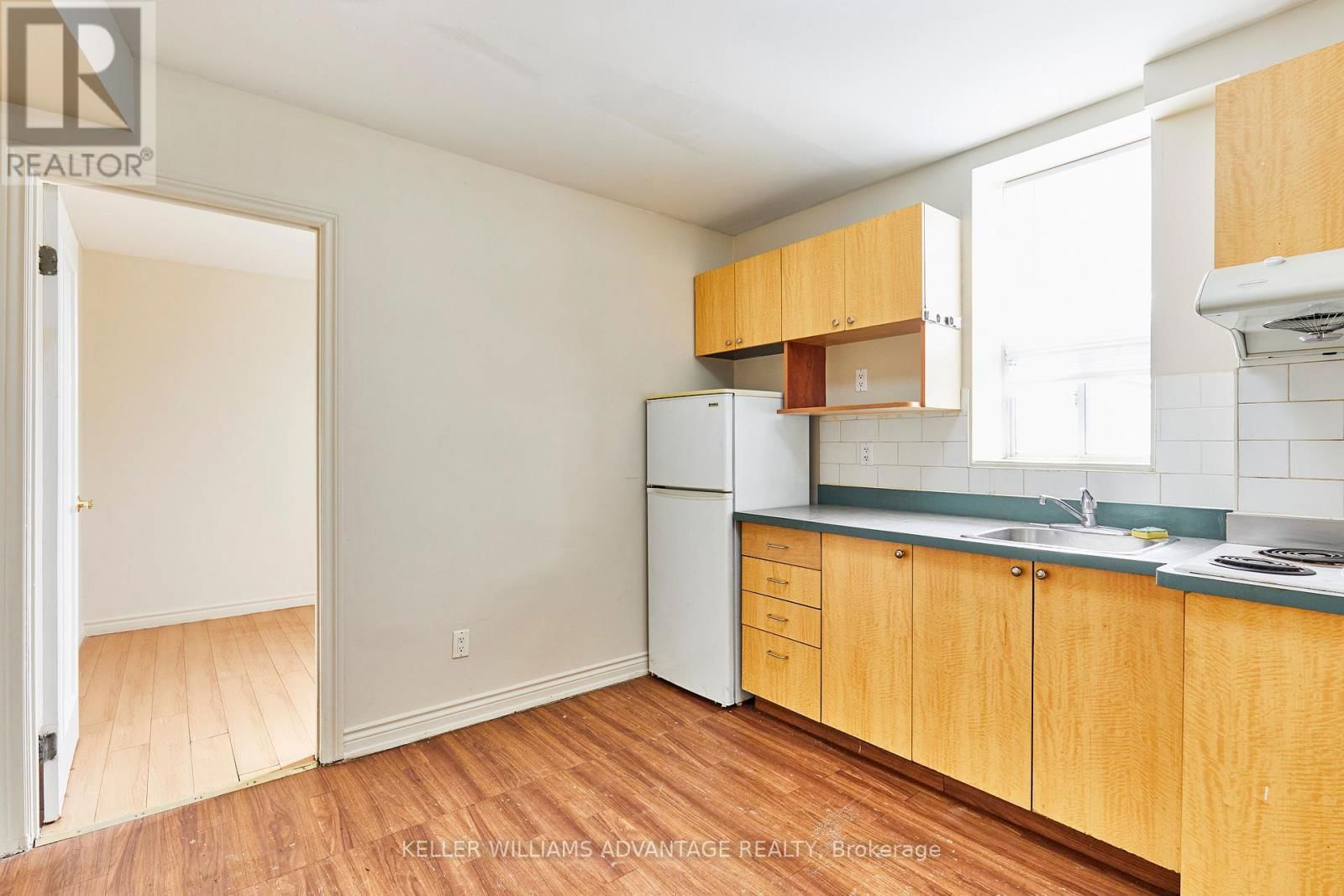 1395 GERRARD STREET EAST Image 24