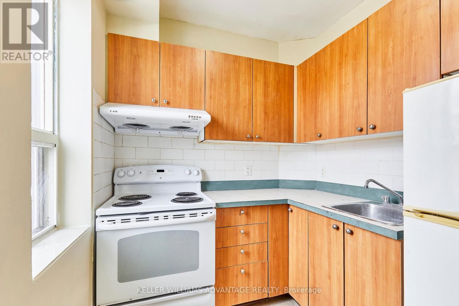 1395 GERRARD STREET EAST Image 30