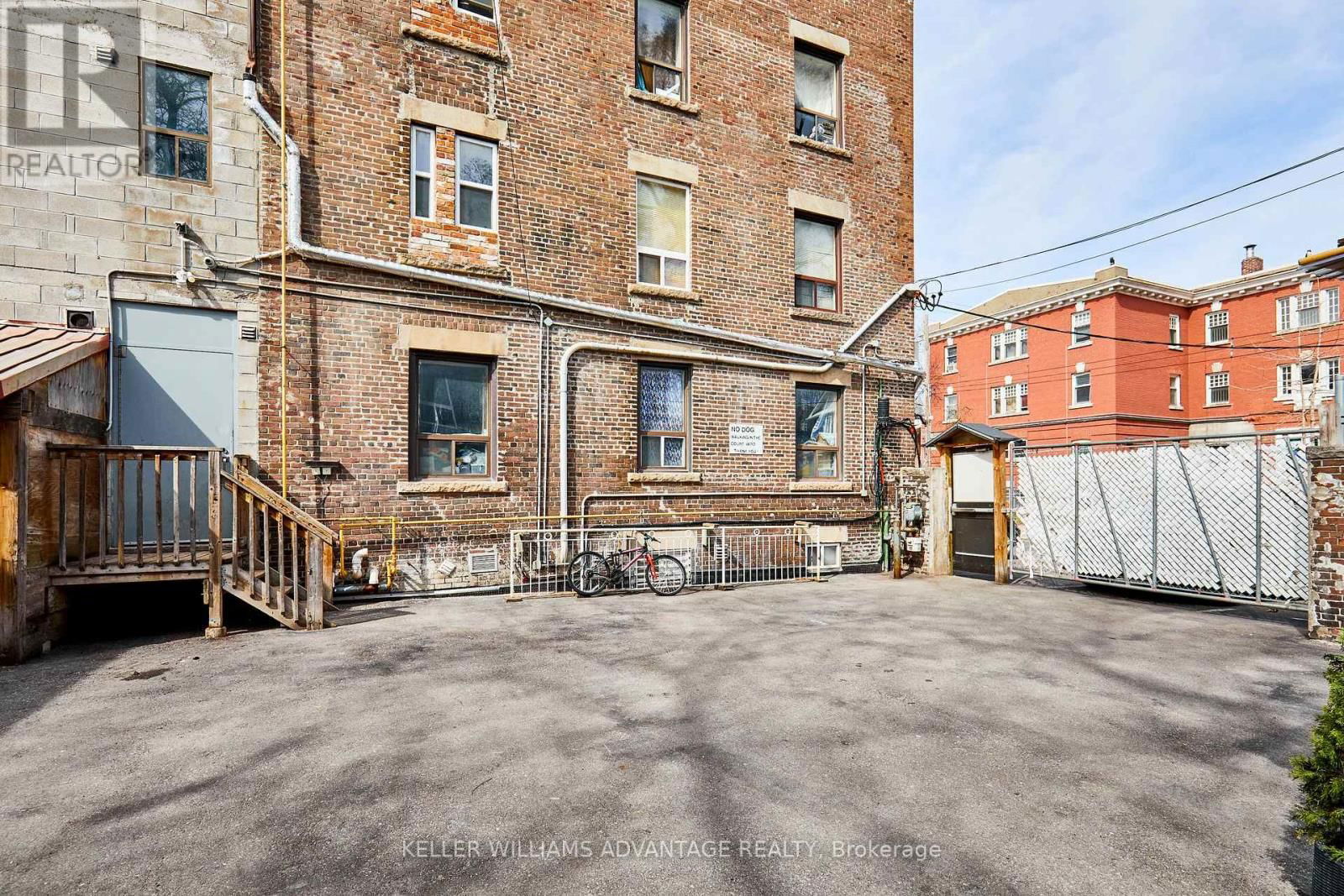 1395 GERRARD STREET EAST Image 36