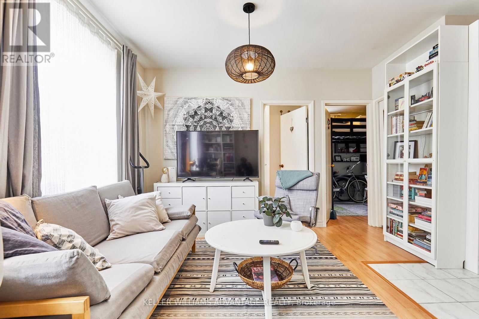280 WOODFIELD ROAD Image 19