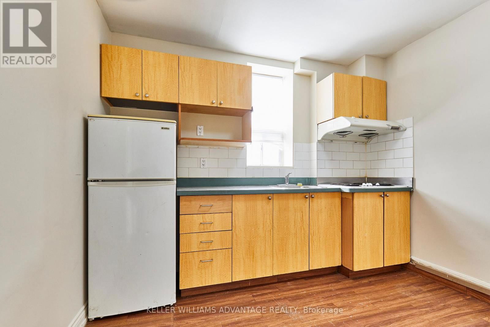 280 WOODFIELD ROAD Image 24