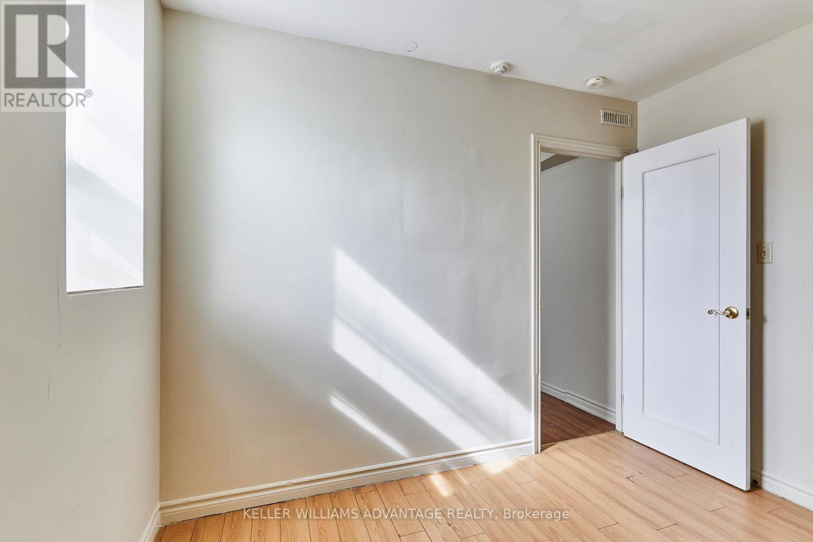 280 WOODFIELD ROAD Image 26