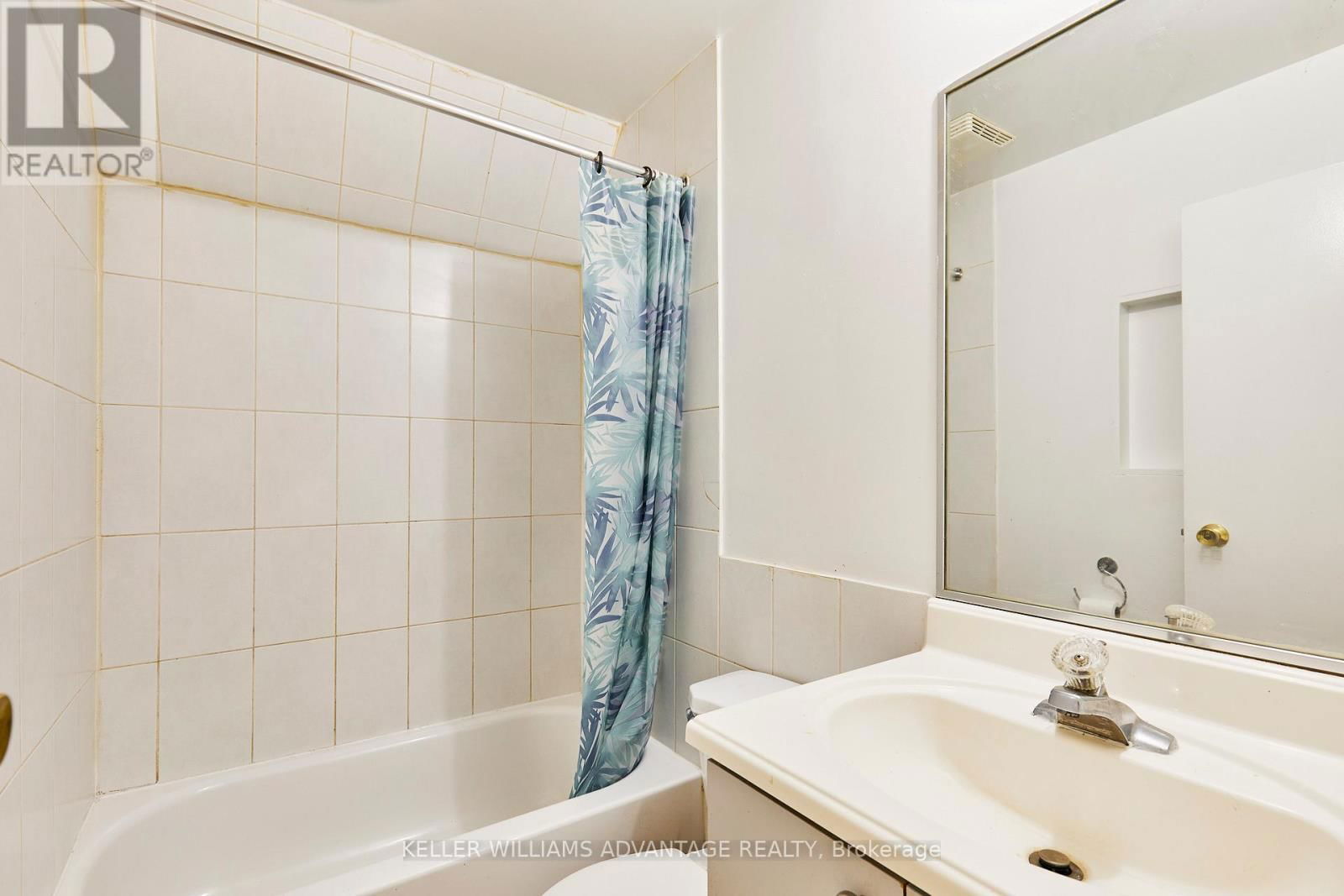280 WOODFIELD ROAD Image 27