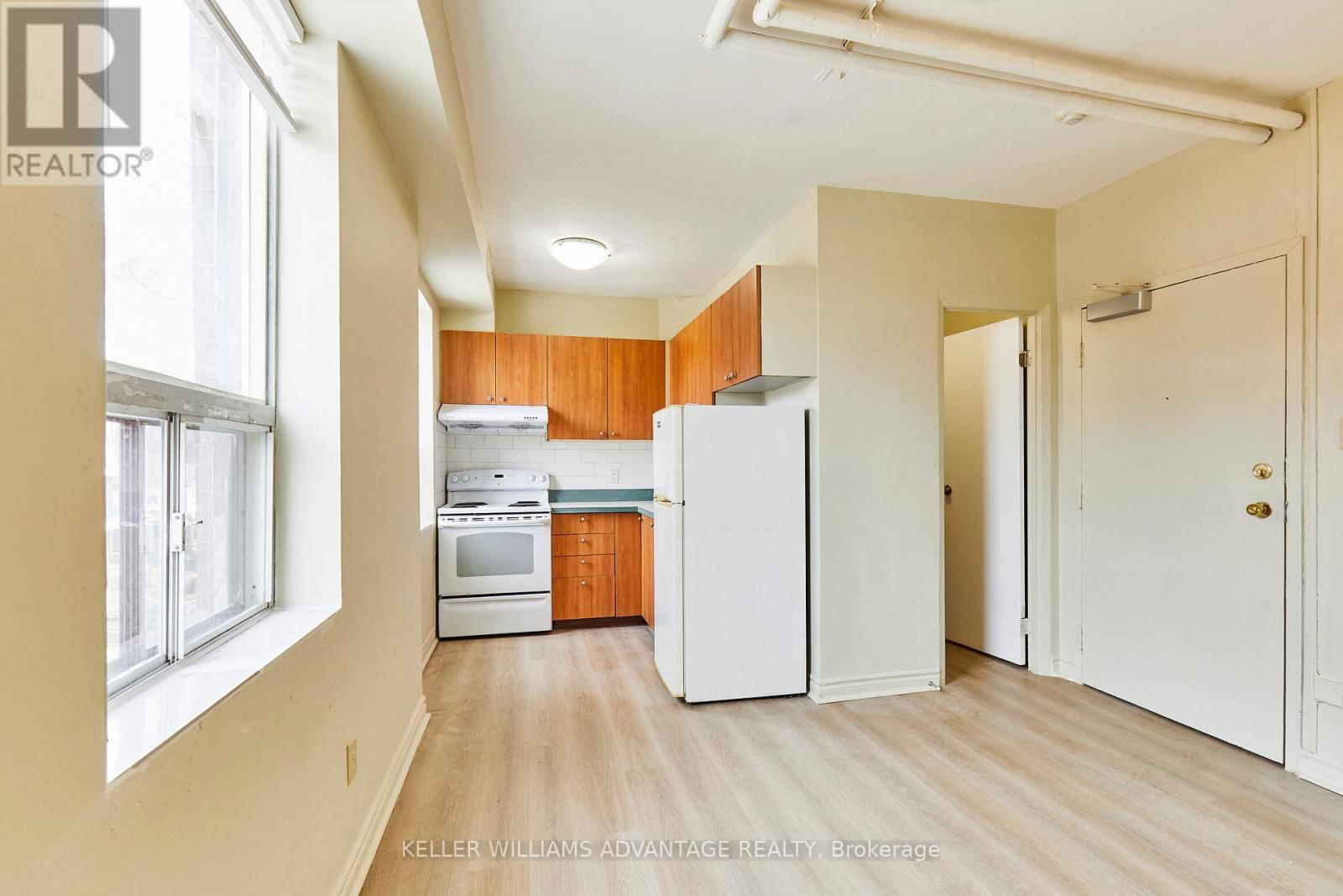 280 WOODFIELD ROAD Image 29